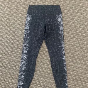 LULULEMON LEGGINGS!